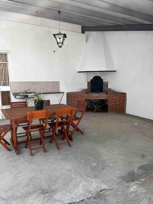Vila Agradable Casa Con Chimenea Interior Y Barbacoa. Graja de Iniesta Exteriér fotografie